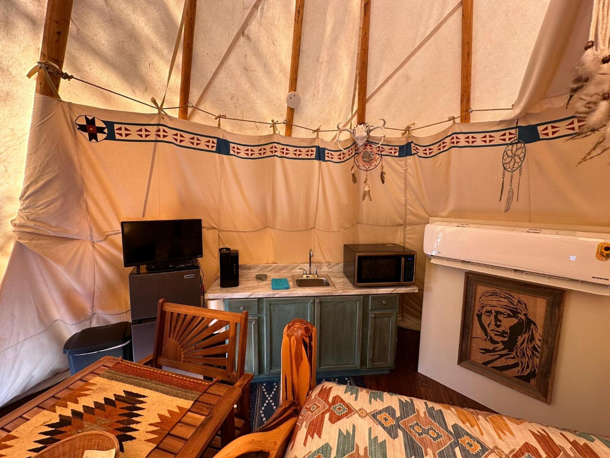 Bandera Stronghold - Cochise Tipi Buitenkant foto